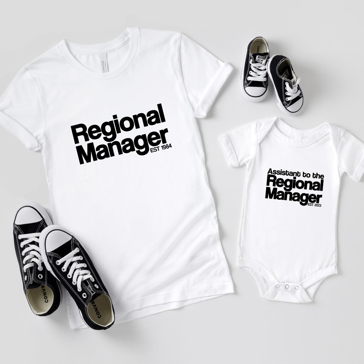 Assistant to the Regional Manager Vater & Baby Geschenk Mutter Tochter Outfit Vater und Sohn Partnerlook Personalisiert Babybody bedruckt