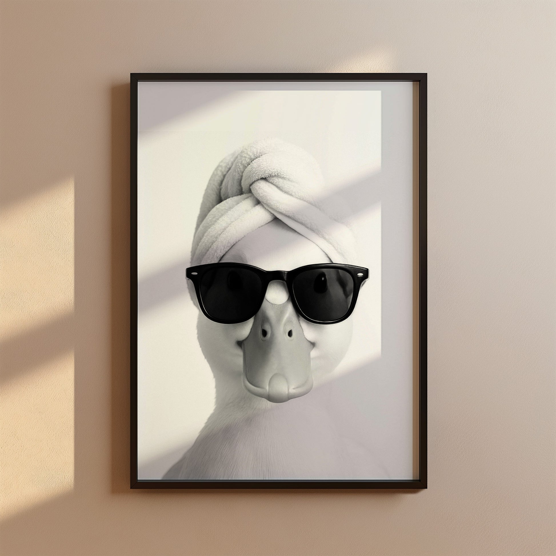 Schwarz-Weiß Poster Badezimmer Ente mit Handtuch-Turban & Sonnenbrille