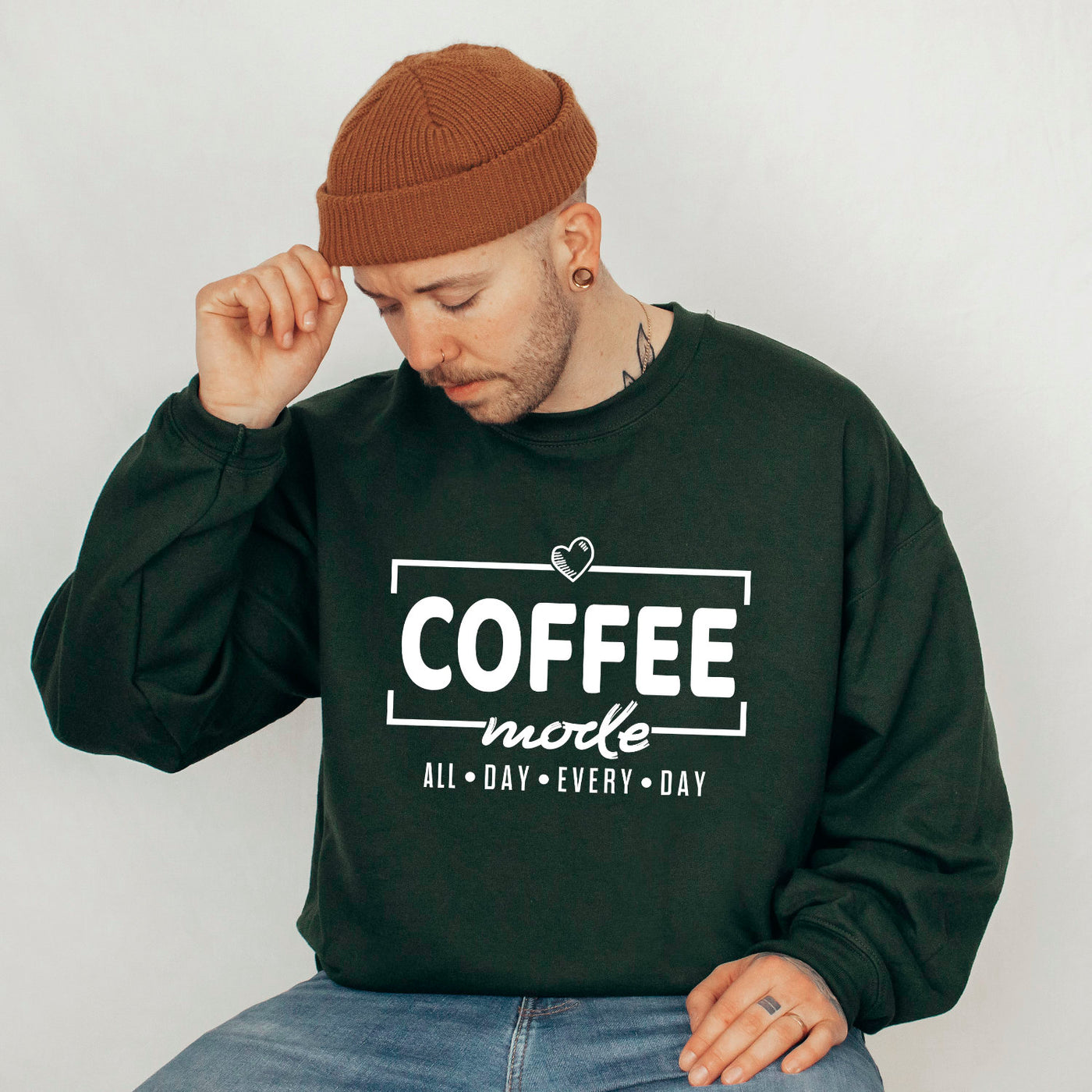 Coffee Mode Sweater All Day Every Day Kaffee Sweatshirt für Kaffeeliebhaber Geschenk Pullover Unisex Million Threads