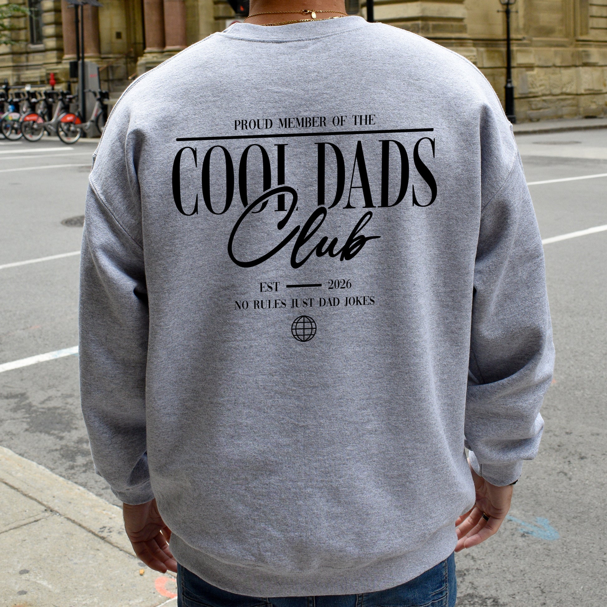 Cool Dads Club Pullover für Papa - Personalisiertes Geschenk zum Vatertag & Geburt