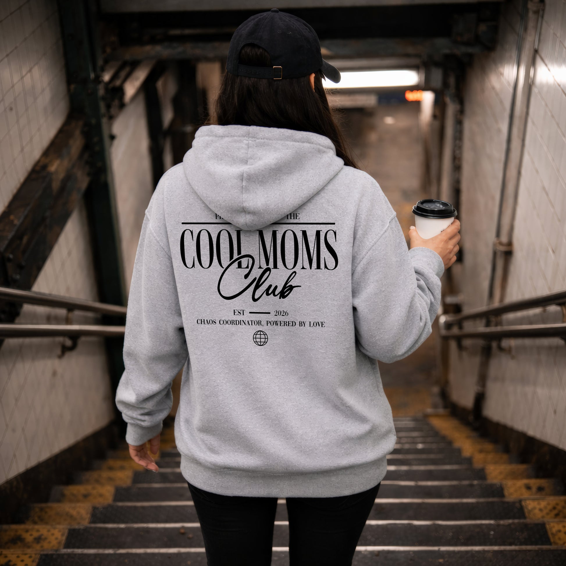Cool Moms Club Hoodie personalisiert mit deinem Datum