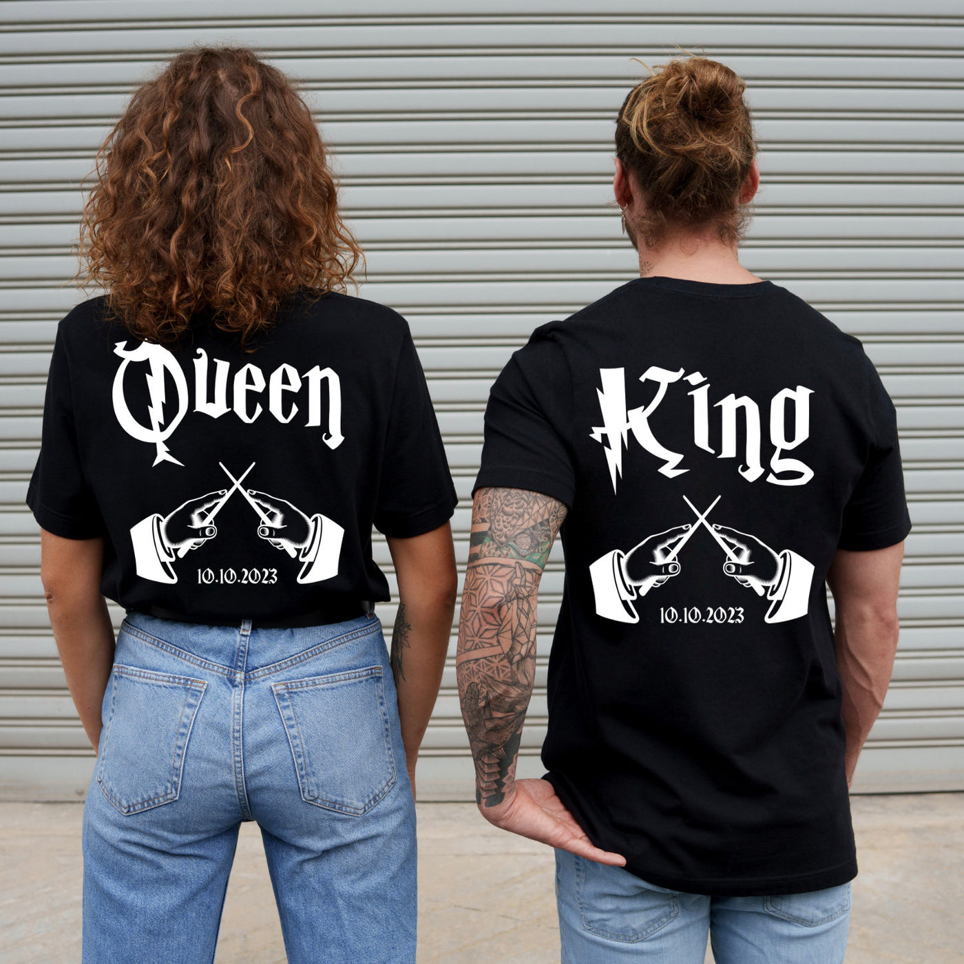 King Queen Shirts mit Wunschdatum Pärchen Shirts für Paare Geschenk zum Valentinstag oder Verlobungsgeschenk King & Queen Shirts Zauberstab