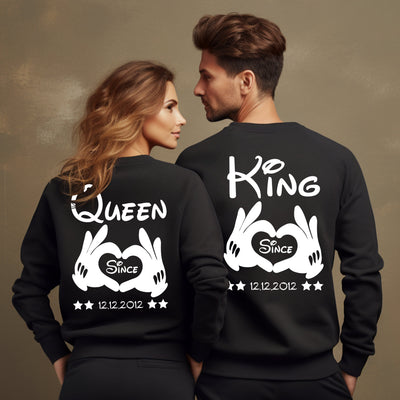 KING & QUEEN Pullover mit Händen und Wunschdatum Pärchen Sweatshirts im SET Paarpullis Pärchen Pullover Personalisiert Valentinstag Geschenk