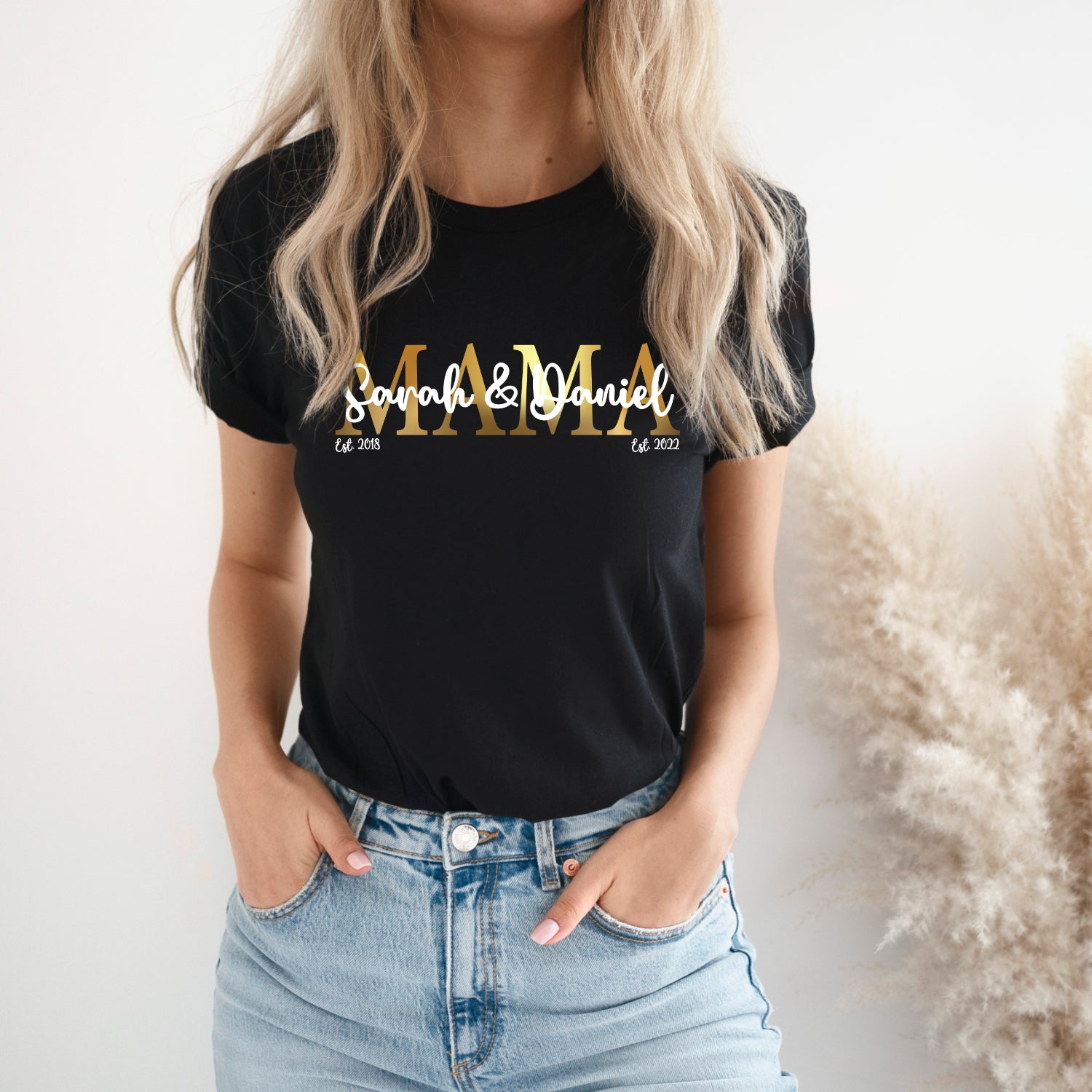 Mama Shirt personalisiert Geschenk Muttertag T-Shirt für Mama Muttertagsgeschenk Wunschtext Familie Kindernamen Est Datum Million Threads