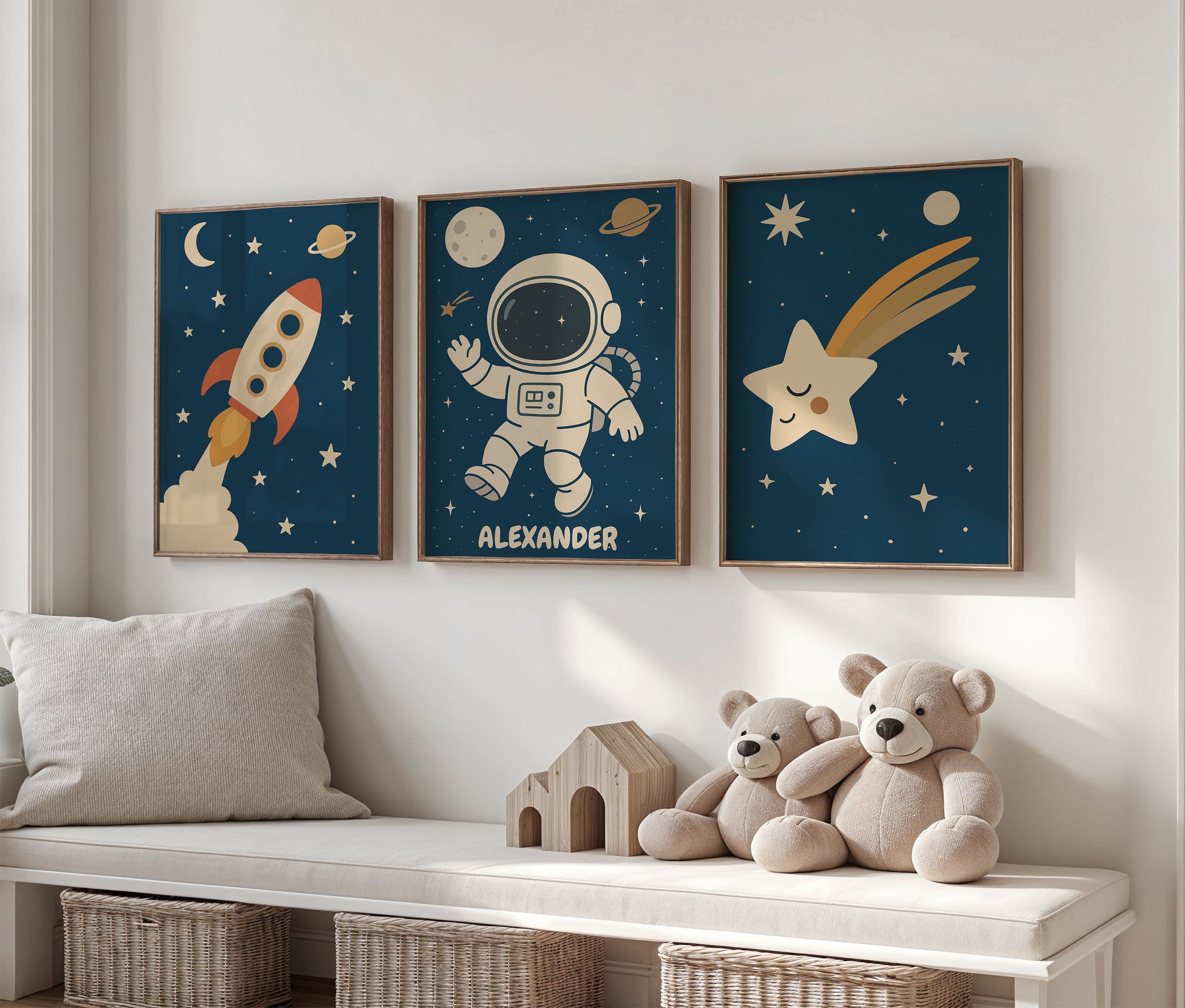Kinderzimmer Poster personalisiert mit Namen, Babyzimmer Deko Weltraum Bilder, Astronaut Poster, Baby Geschenk Geburt Eltern, Poster Prints