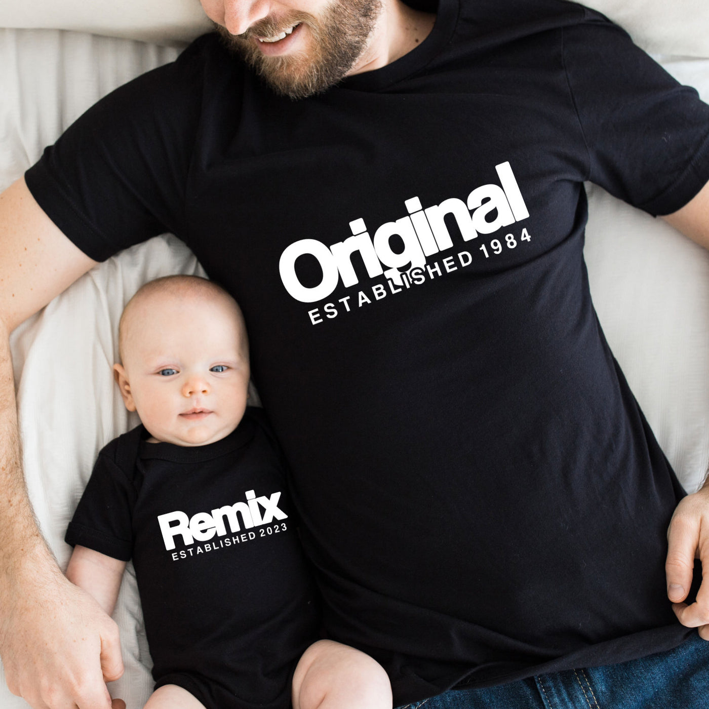 Vater Sohn Partnerlook Original Remix EST Shirts Mutter Tochter Outfit Wunschdatum Schwangerschaft Ankündigung Vater & Sohn T-Shirts Unisex