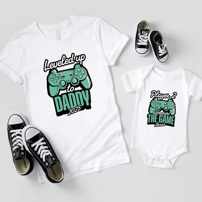 Leveled up to Daddy, Mommy T-Shirts - Personalisiert mit Namen oder Datum - Vater Baby Gaming Outfit - Player 2, Player 3 entered the Game