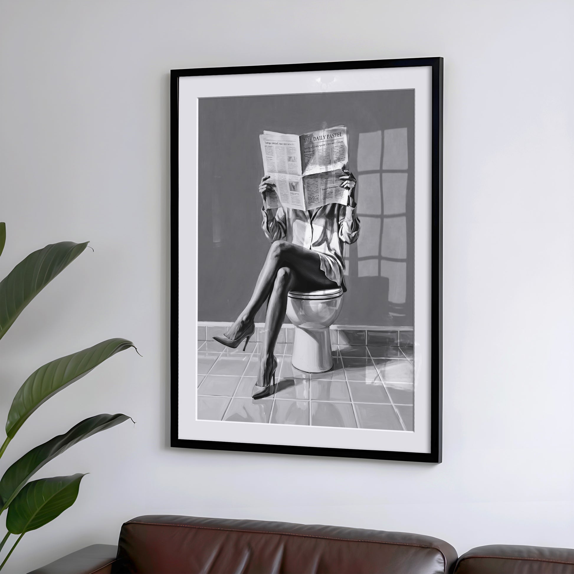 Schwarz Weiß Poster Badezimmer Ölgemälde Frau  in High Heels liest Zeitung auf Toilette