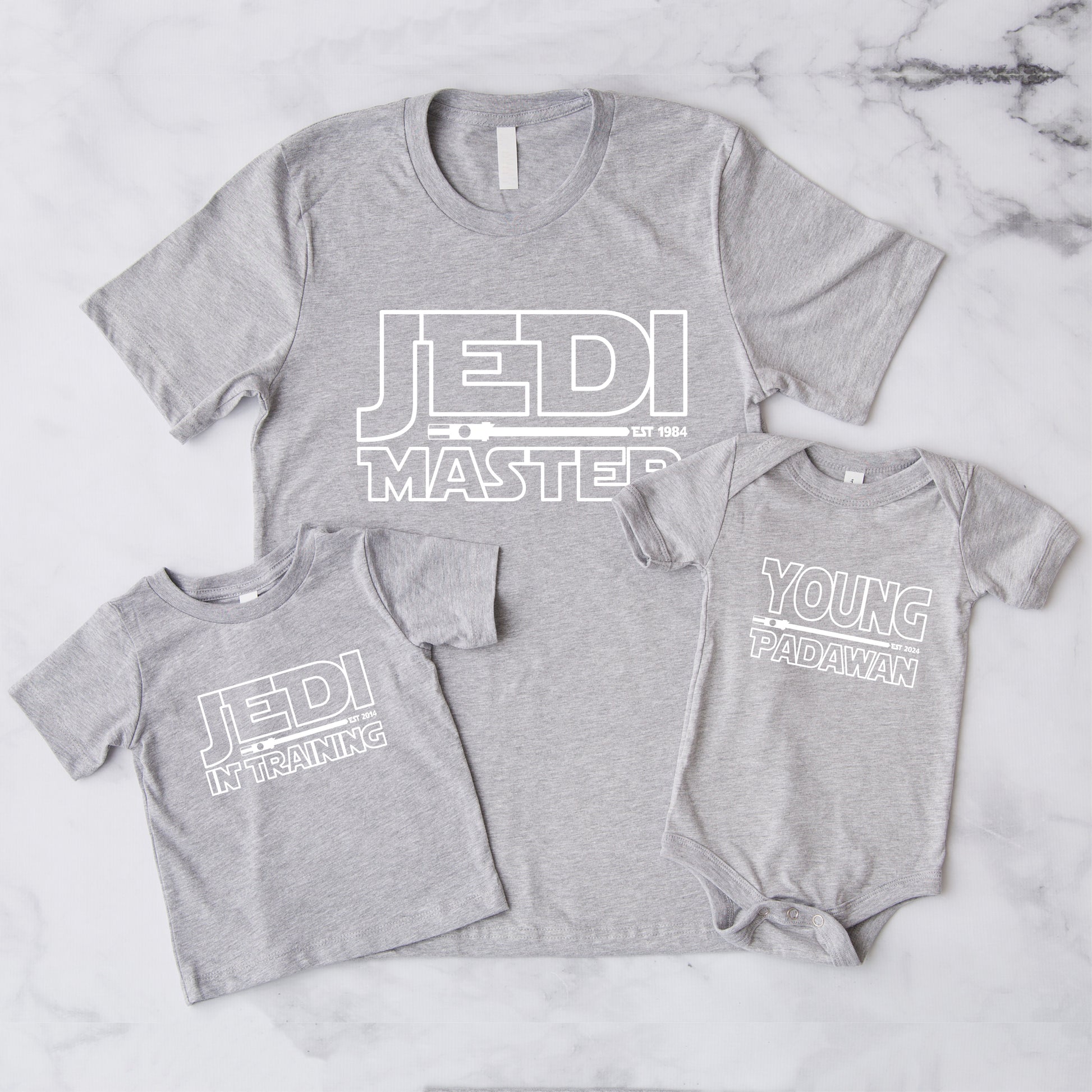 Vater Sohn Partnerlook Jedi Master Young Padawan Shirts Mutter Tochter Outfit Baby Geschenk Babybody bedruckt Vatertagsgeschenk Papa Shirt