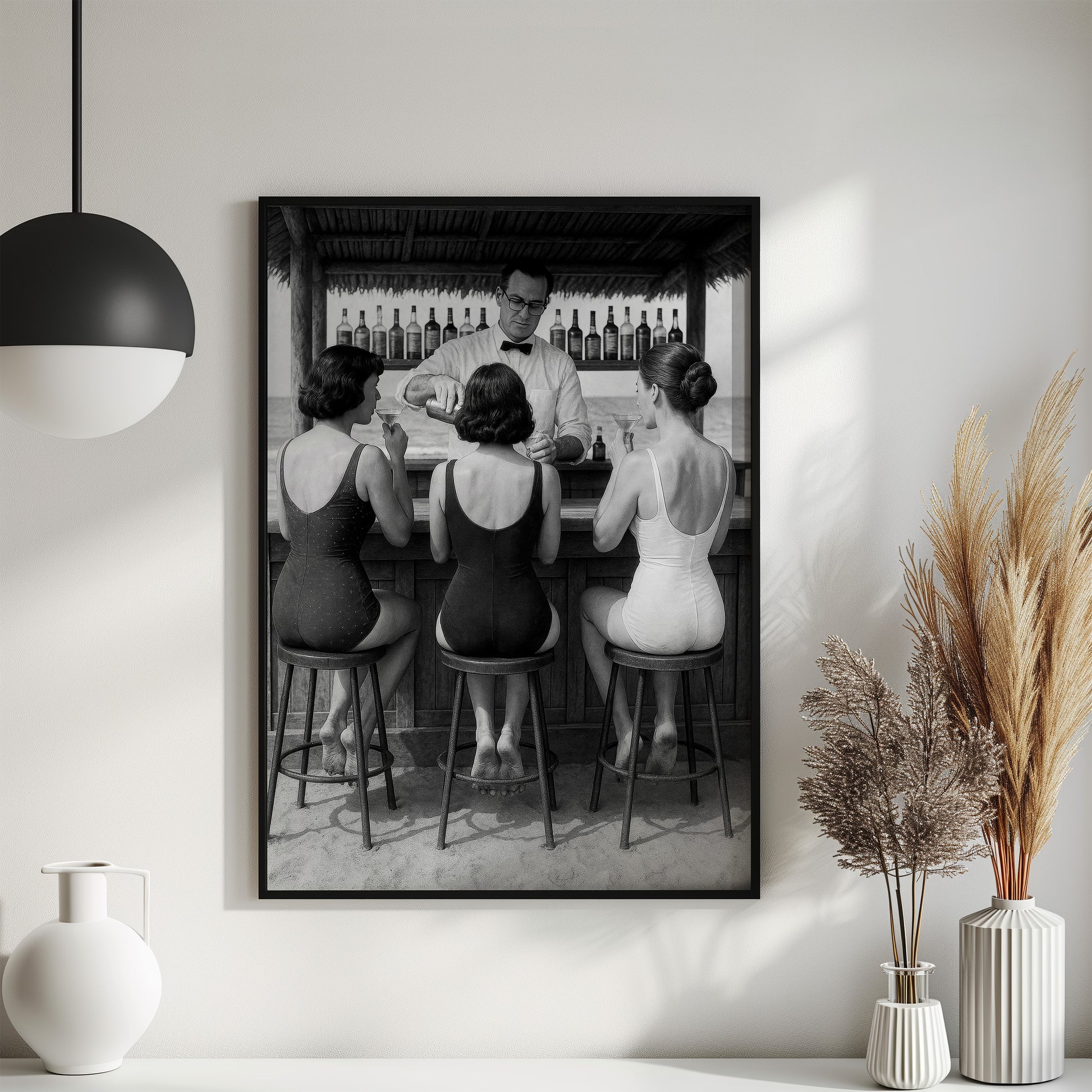 Frauen trinken Cocktails an der Bar Vintage Poster Wandkunst, schwarz weiß Druck, drei Freunde Vintage Bild, Alkohol Kunst, Retro Poster Art