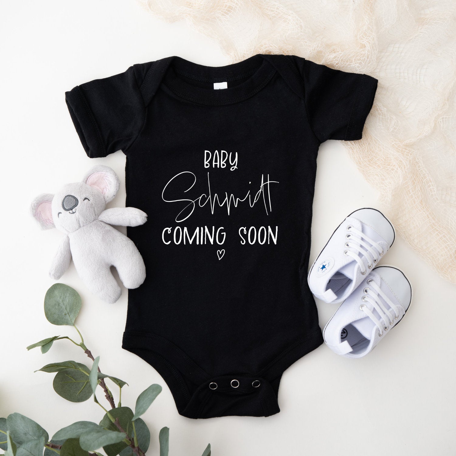 Babybody Name personalisiert Babybody kurzarm bedruckt mit Wunschnamen Baby Coming Soon Schwangerschaft ankündigen Baby Geschenk Baby Shirts
