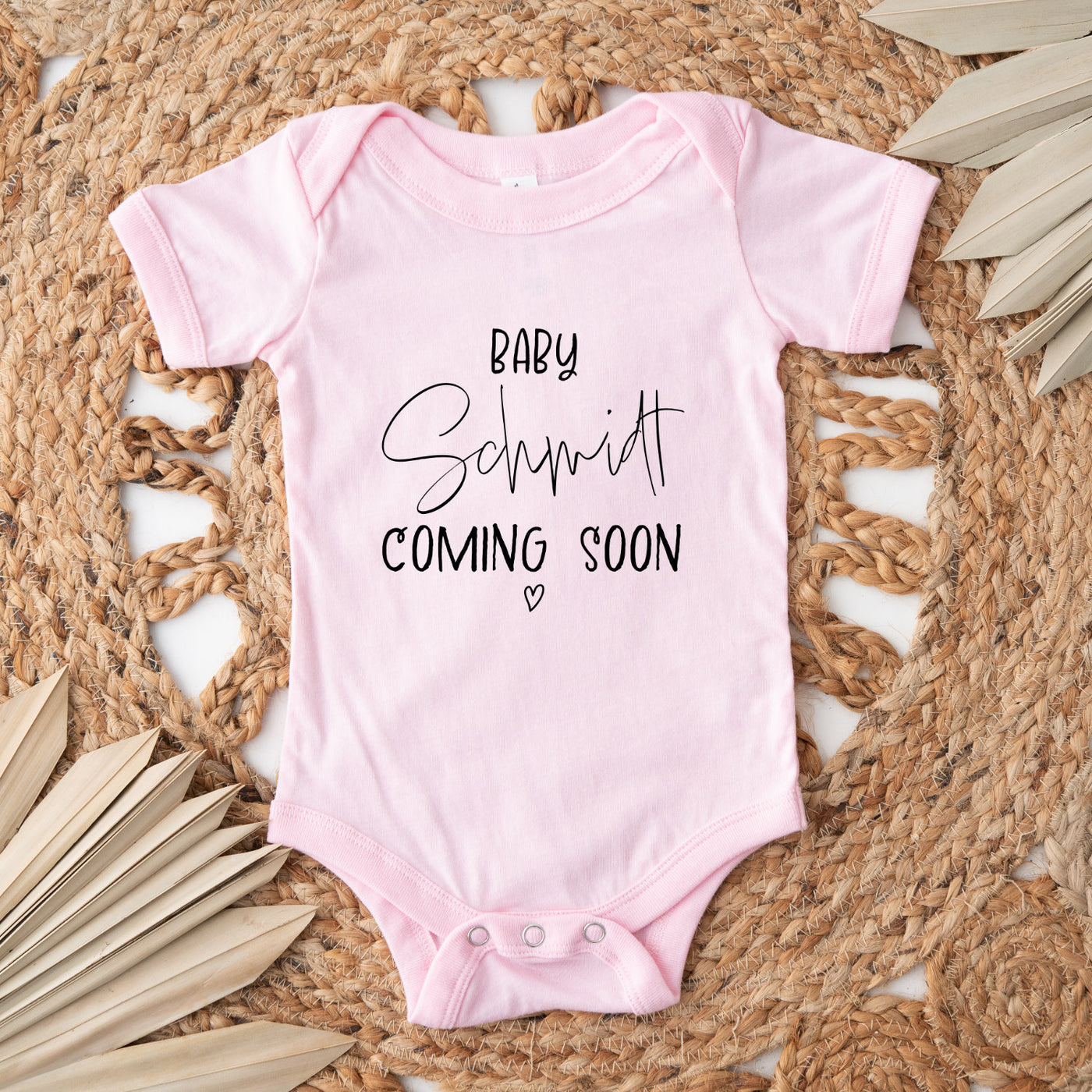Babybody Name personalisiert Babybody kurzarm bedruckt mit Wunschnamen Baby Coming Soon Schwangerschaft ankündigen Baby Geschenk Baby Shirts