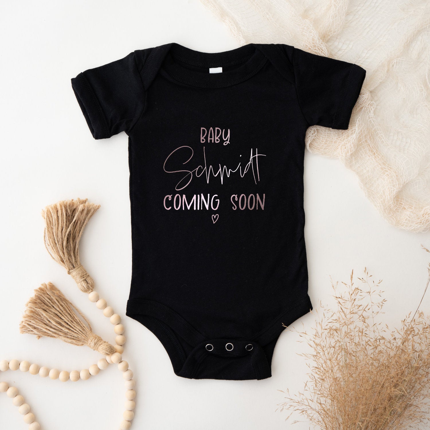Babybody Name personalisiert Babybody kurzarm bedruckt mit Wunschnamen Baby Coming Soon Schwangerschaft ankündigen Baby Geschenk Baby Shirts